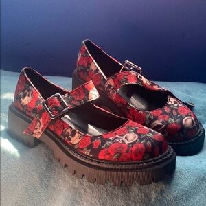 Floral Mary Jane Shoes - Red and Black